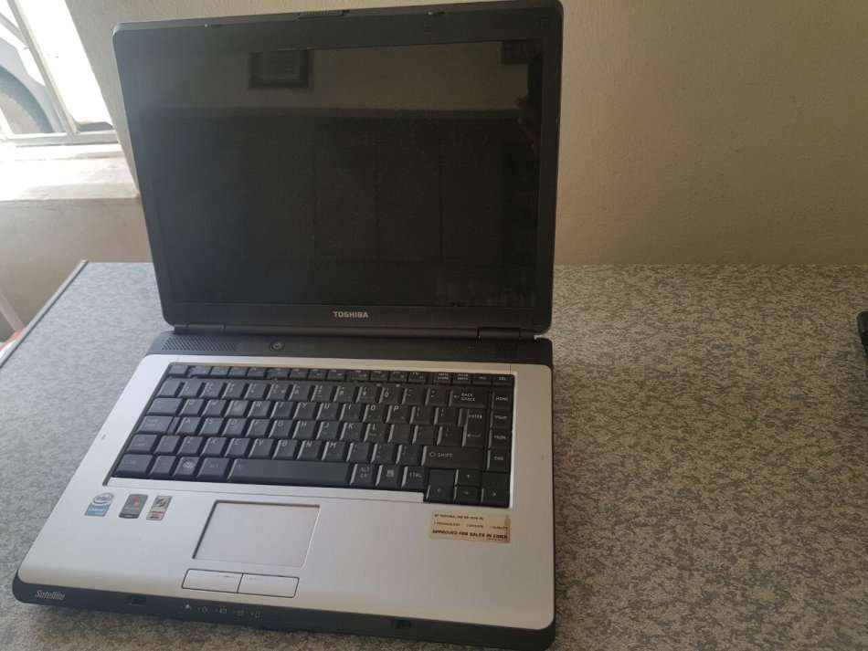 TOSHIBA CELERON LAPTOP