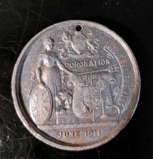 4 medalions of important events