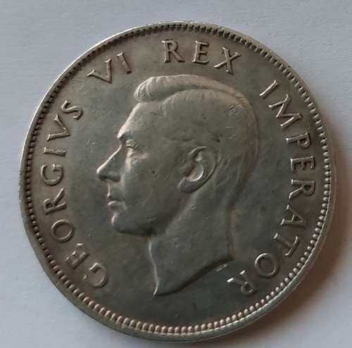 1942 SILVER HALF CROWN BEAUTY