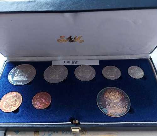 1988 PROOF SET with Beautifull silver Rand coin.