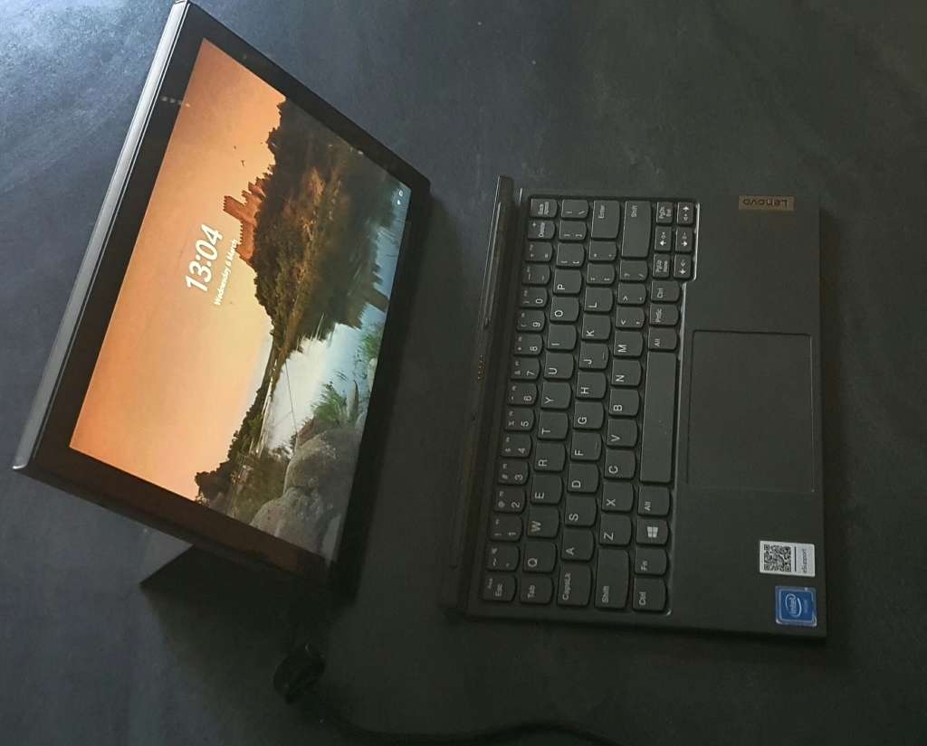 Lenovo ideapad Duet 3 10IGL5  2 in 1 Windows 11 10.1 Laptop/Tablet 128GB 4GB DDR4 RAM 2.8GHZ CPU