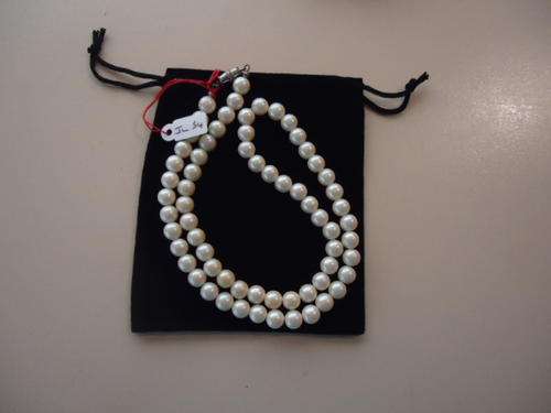 A SUPER FAUX PEARL NECKLACE