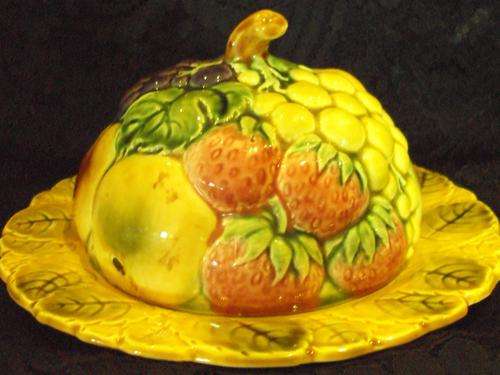 SARREGUEMINES MAJOLICA CHEESE DOME