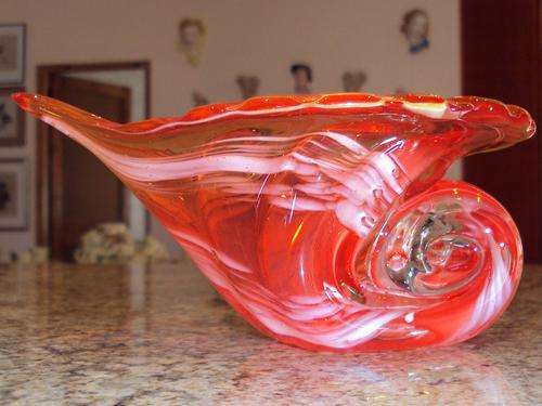 A STUNNING MURANO CORNUCOPIA VASE