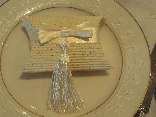 Ivory Pillow Wedding Favour Boxes / Gifts