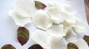 100 SILKY ROSE PETALS - TABLE CONFETTI