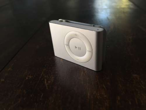 Old school Apple Ipod shuffle 2Gig