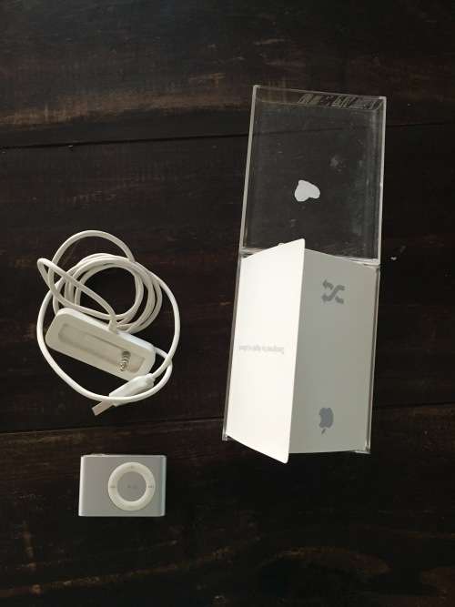 Old school Apple Ipod shuffle 2Gig