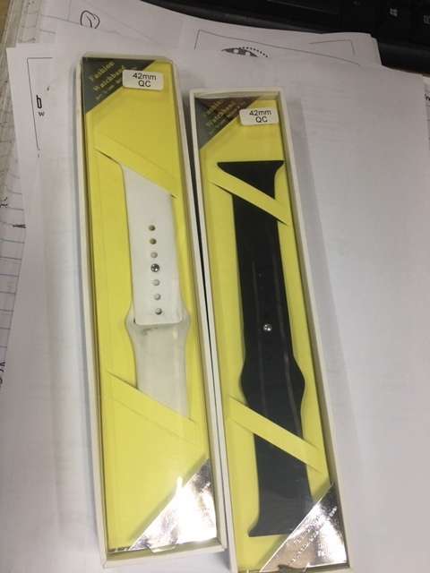 APPLE WATCH SERIES 1, 42MM WITH EXTRAS