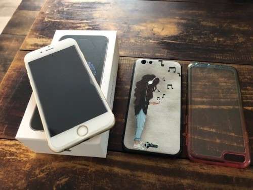 APPLE IPHONE 6 64GIG WITH BODY GLOVE COVER - MINT CONDITION