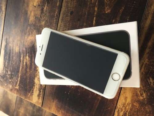 APPLE IPHONE 6 64GIG WITH BODY GLOVE COVER - MINT CONDITION