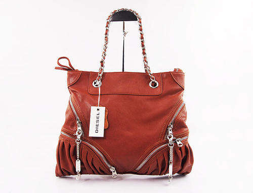 Fashion new influx of diesel ladies handbag cool style fashion chain package.