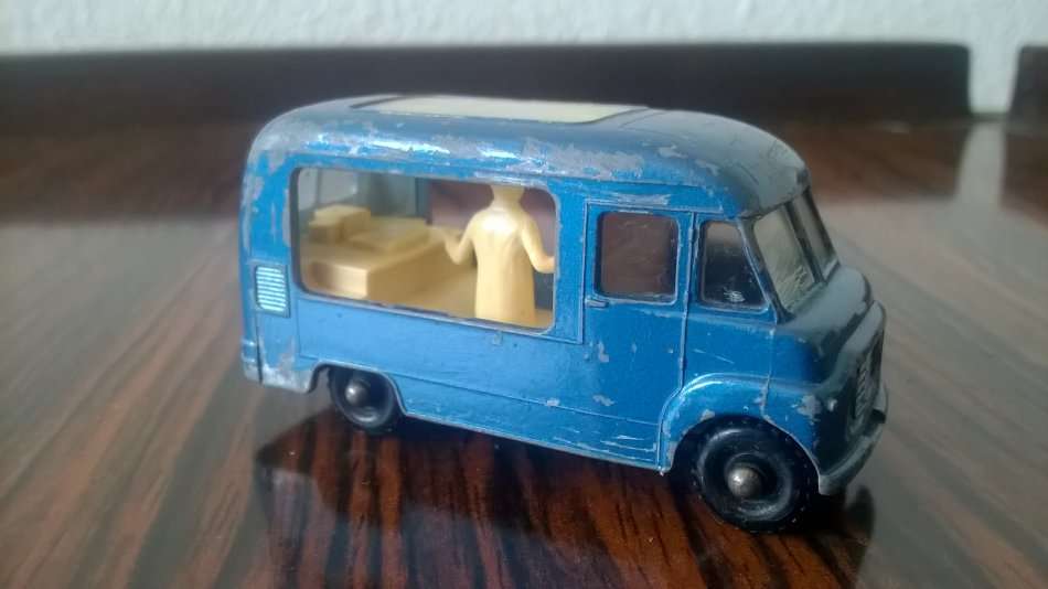 Commer Ice Cream Canteen No. 47 - 1:64 Lesney