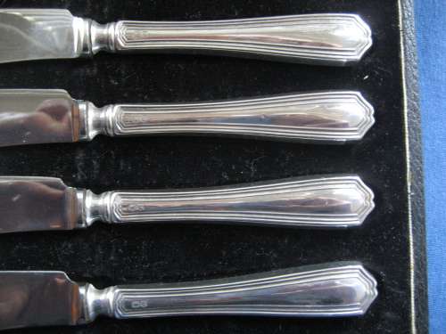 Sterling Silver Handled Set of 4 Dessert / Tea Knives 18 cm Emile Viner Sheffield 1940 Boxed