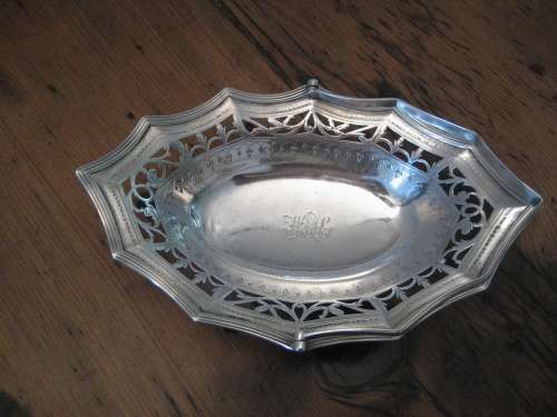 Antique GEORGE lll Sterling Silver Basket London 1790 Swing Handle 136 gm