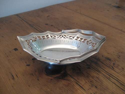 Antique GEORGE lll Sterling Silver Basket London 1790 Swing Handle 136 gm