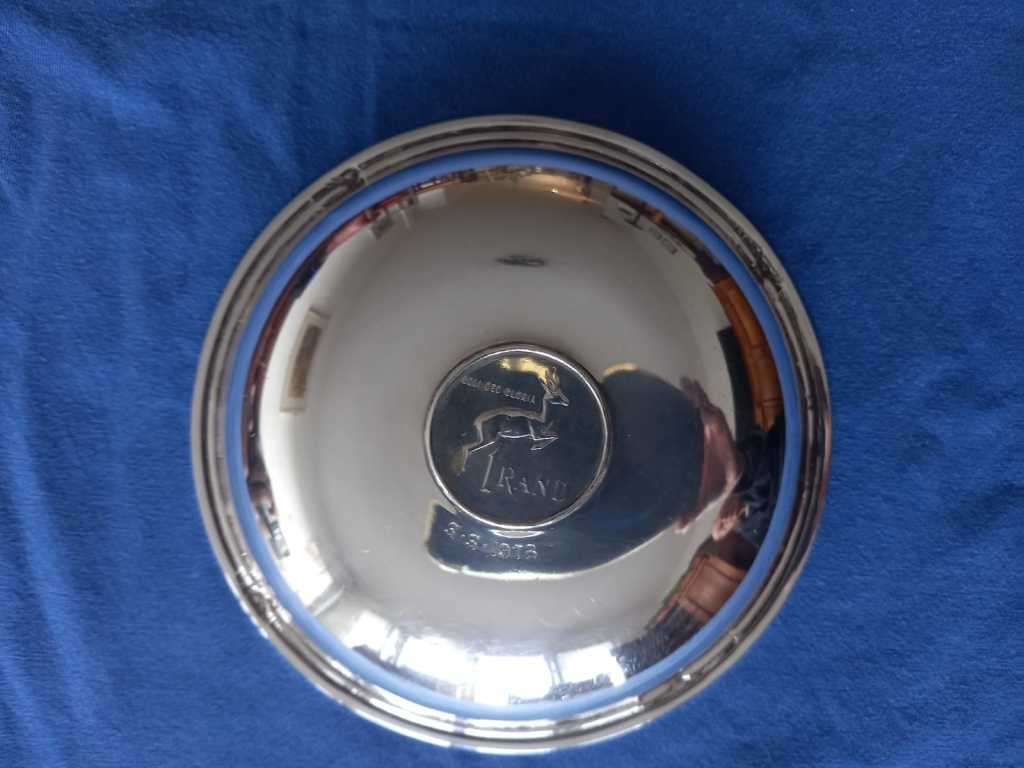 South African Mint Fine (99.9%) Silver Dish (195.5 gm) 1977 with R1 Coin Insert 1977