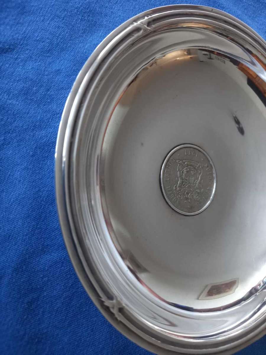 South African Mint Fine (99.9%) Silver Dish (195.5 gm) 1977 with R1 Coin Insert 1977