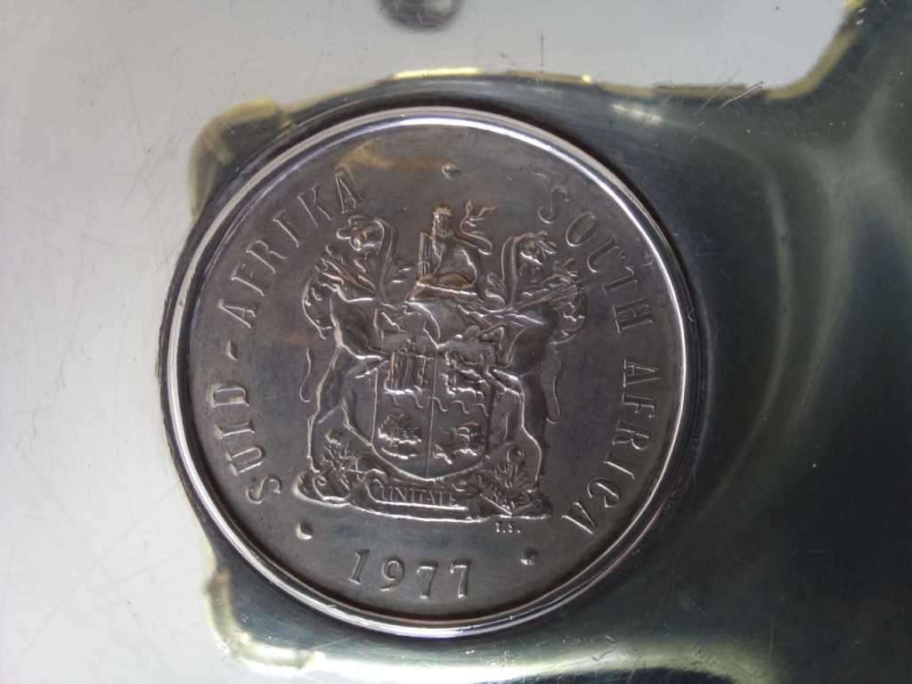 South African Mint Fine (99.9%) Silver Dish (195.5 gm) 1977 with R1 Coin Insert 1977