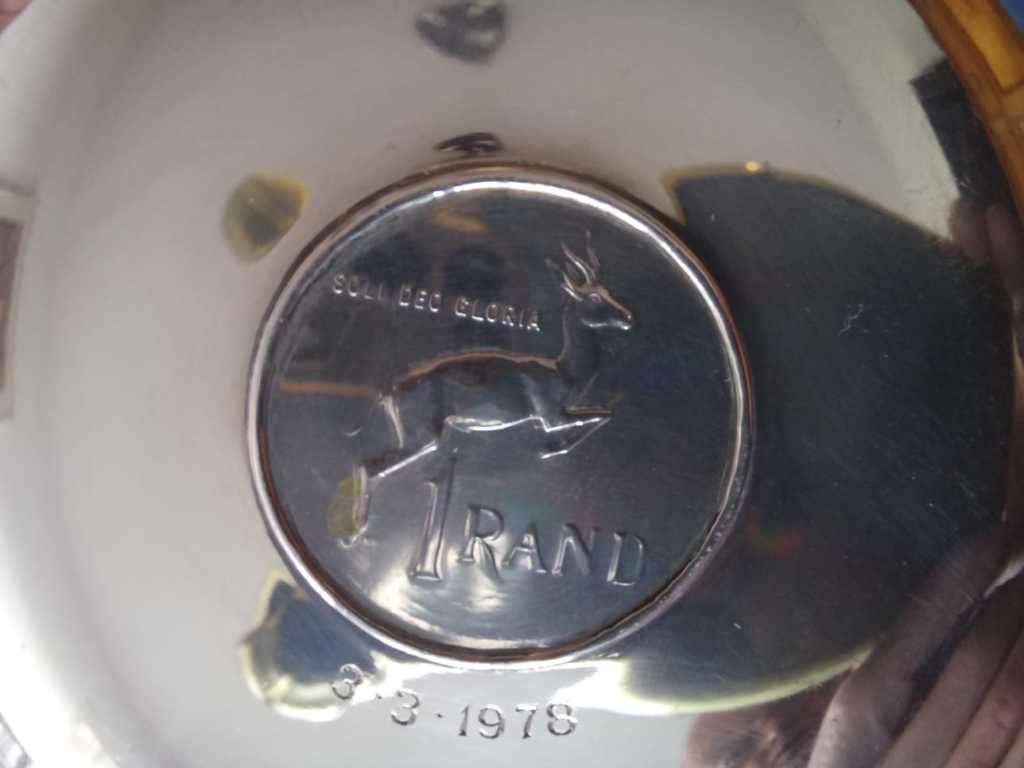 South African Mint Fine (99.9%) Silver Dish (195.5 gm) 1977 with R1 Coin Insert 1977