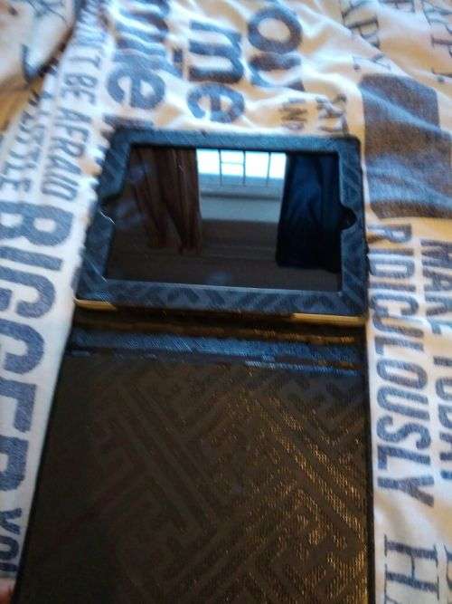 IPAD 2 64GIGS 3G\WIFI