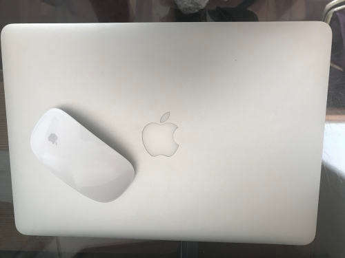 Macbook air 13 inch 128gb (2015) with Free Magic Mouse 2