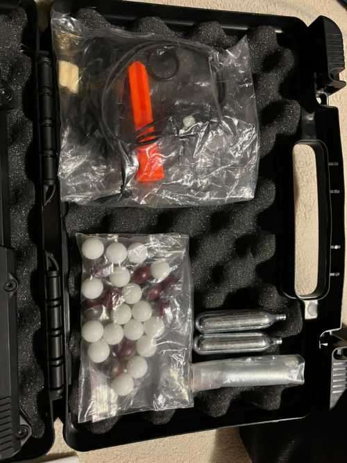 Tippmann TipX True-Feed .68 Caliber Gas, Pepper and Paintball Gun complete with additionals