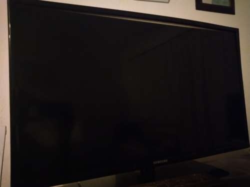 Samsung 32 Inch LCD TV *READ*