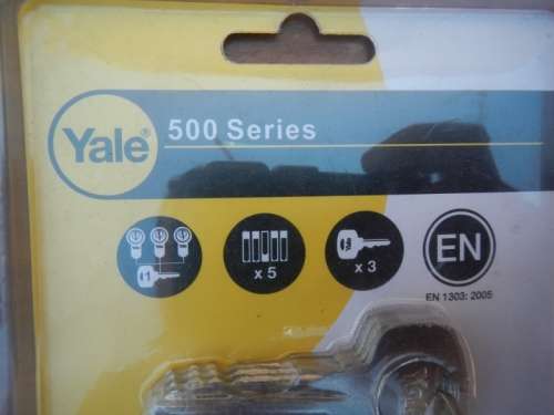 YALE keyed alike cylinder locks - Pack of two