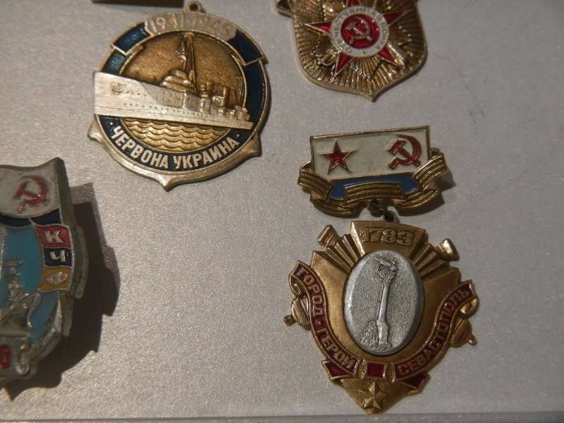 Soviet Russian badges - Lot 2
