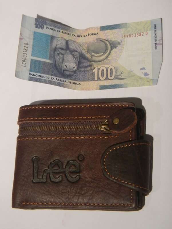 Genuine leather LEE wallet