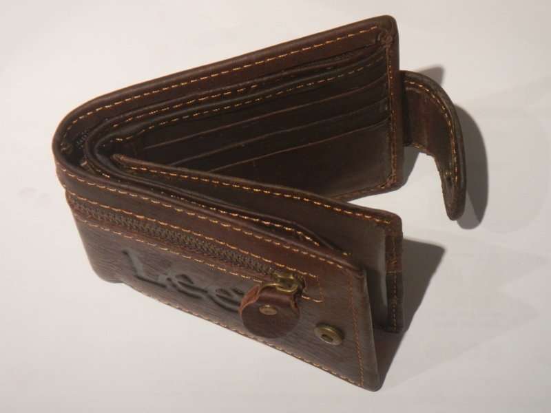 Genuine leather LEE wallet