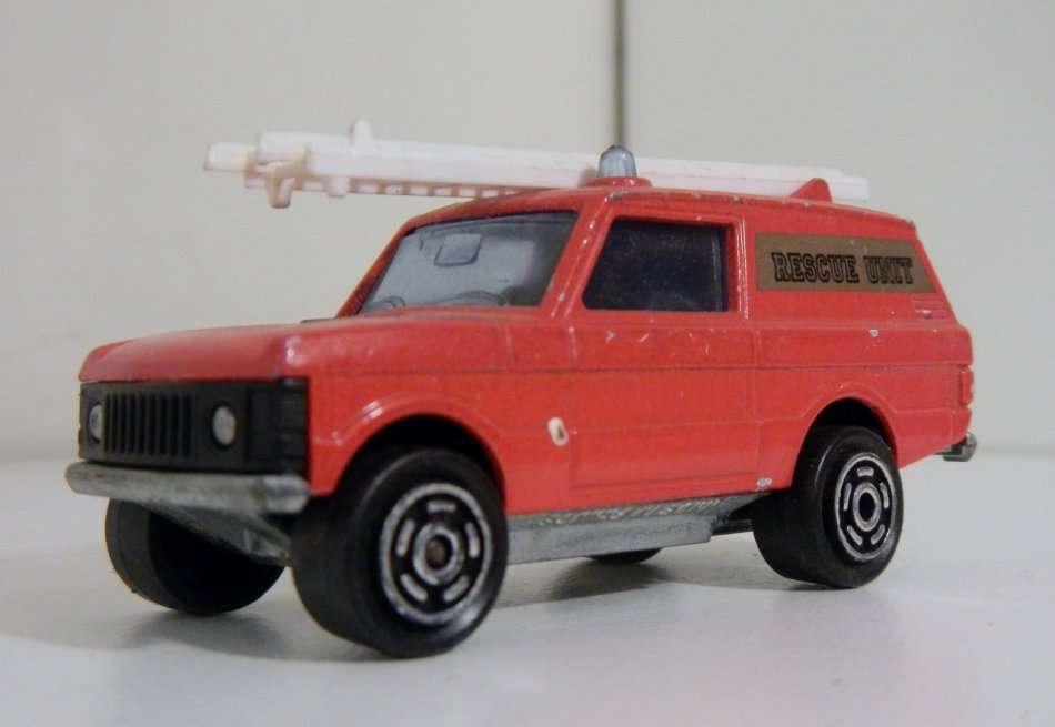 Majorette Range Rover fire truck