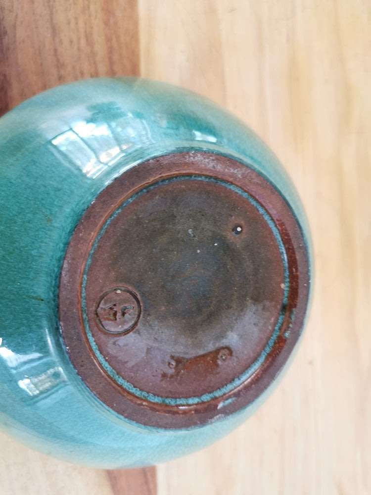 Linnware green glazed bowl