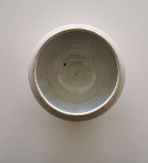 White Linnware bowl