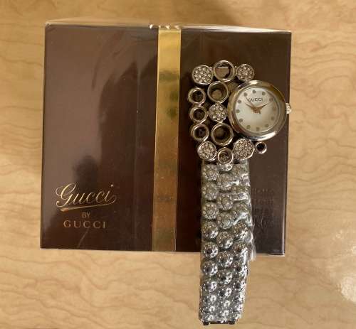 GUCCI WATCH AND PERFUME SET
