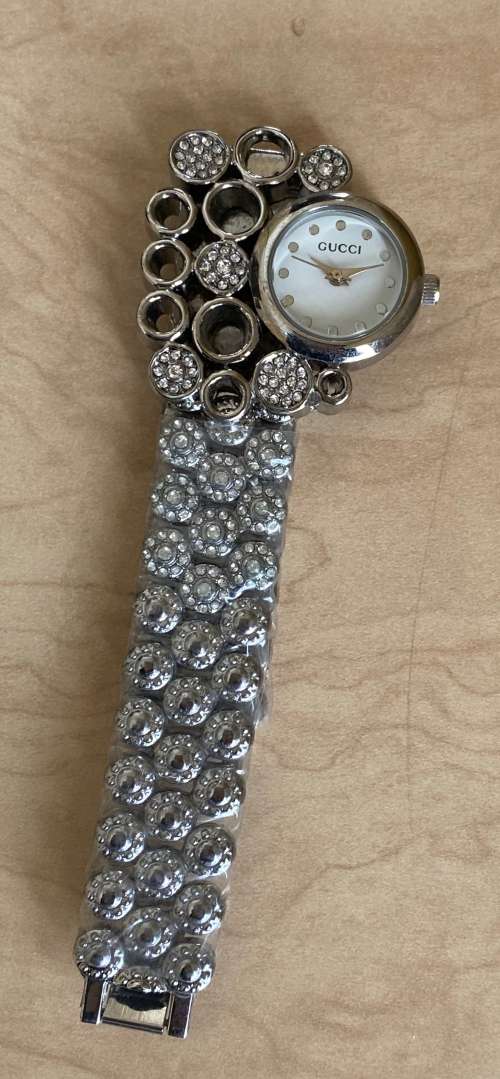 GUCCI WATCH AND PERFUME SET