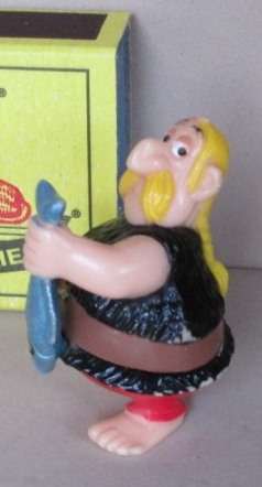 KINDERJOY - ASTERIX - UNHYGENIX THE FISHMONGER