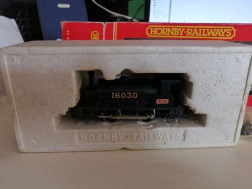 Hornby Railways Model Train R. 337 - Made in England