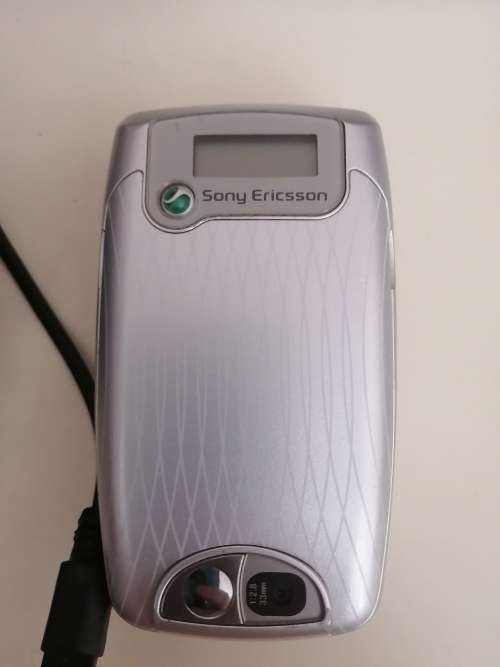Sony Ericsson Flip Up Cellphone