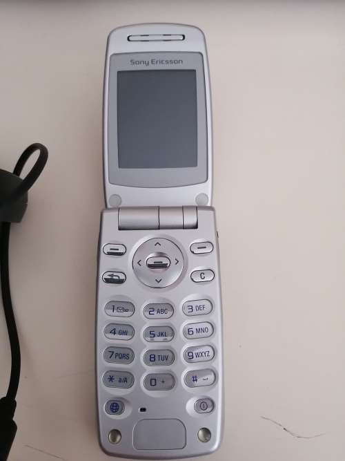 Sony Ericsson Flip Up Cellphone