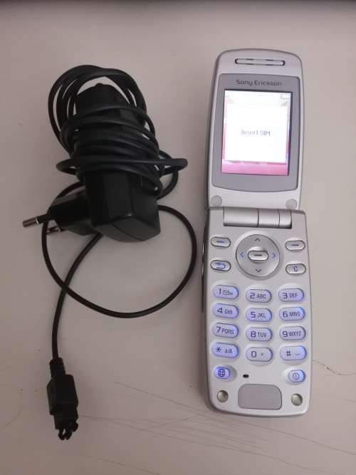 Sony Ericsson Flip Up Cellphone