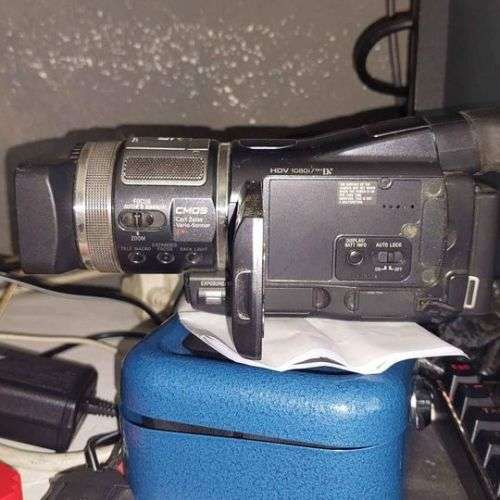 Sony Handycam HDV 1080i mini dv cassette camera