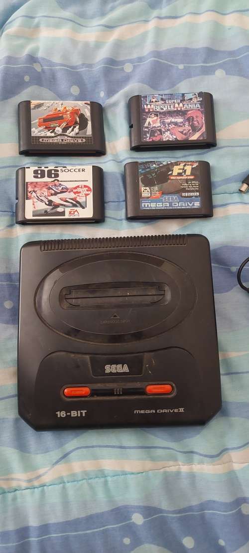 Sega game gear and Sega Mega Drive II (Untested)