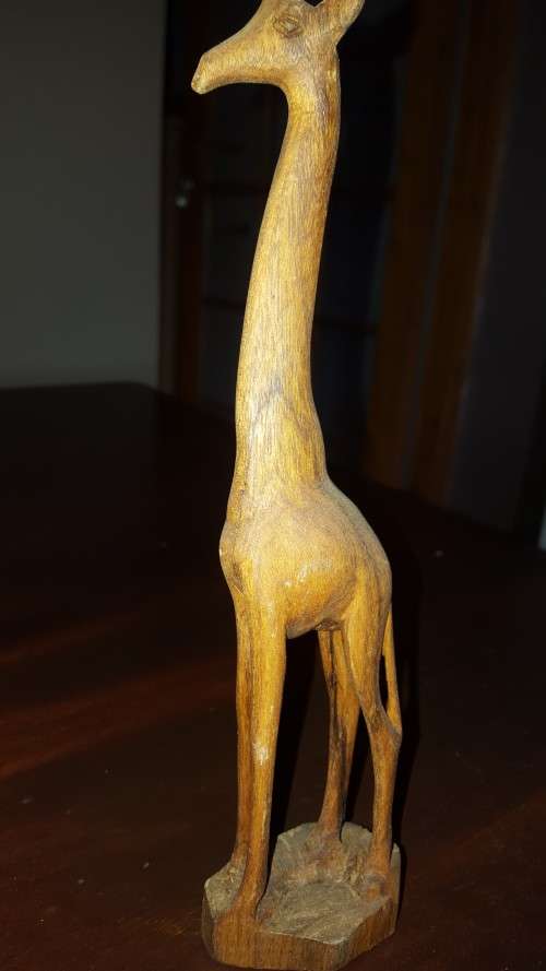 GIRAFFE WOODEN CARVED-250mm x 60mm