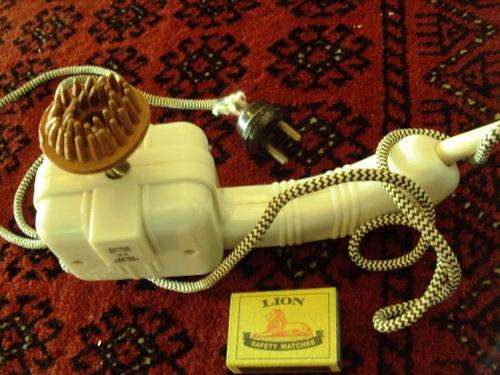 White Pifco massager (60's or 70's)