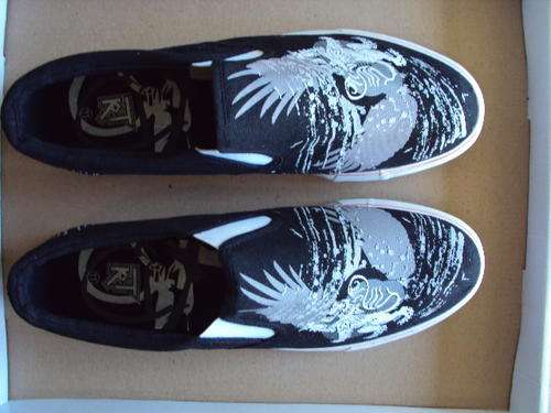 Takkies - Brand new -shoes -clothes-clothing