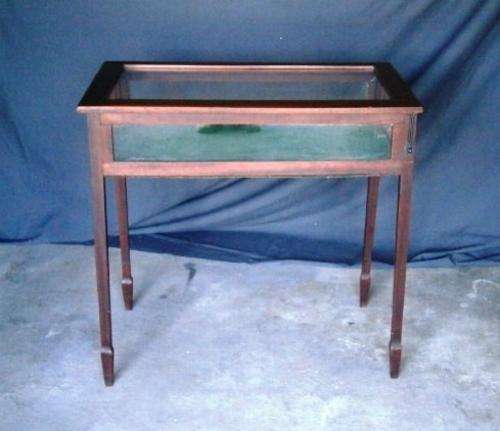 Wooden display cabinet -(size 78.7x48x74cm)