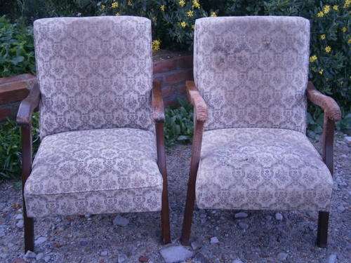 Lot of 2 Chairs