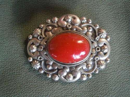 Beautiful Vintage Brooch